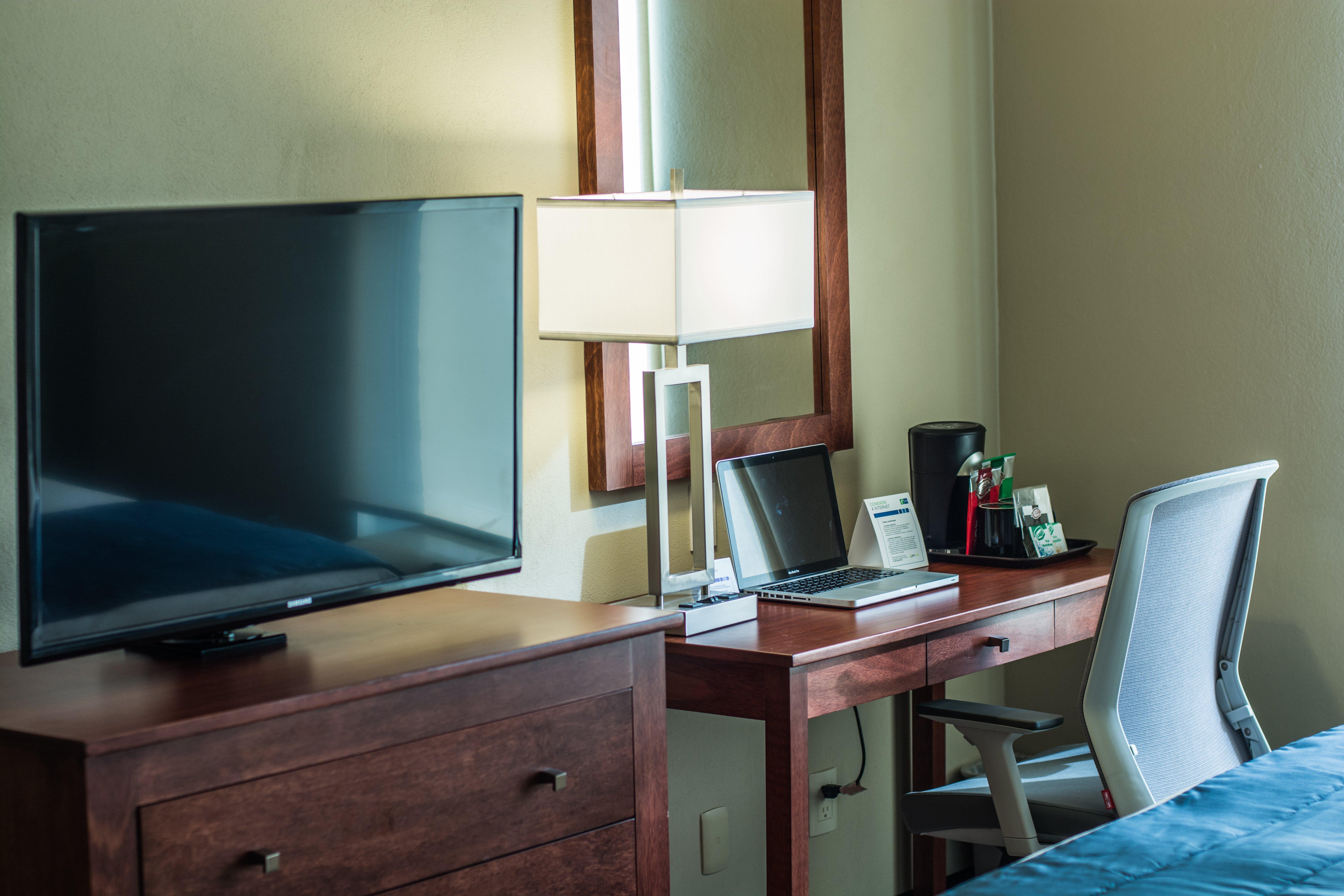 Holiday Inn Express Guadalajara Aeropuerto By Ihg Las Pintas 외부 사진