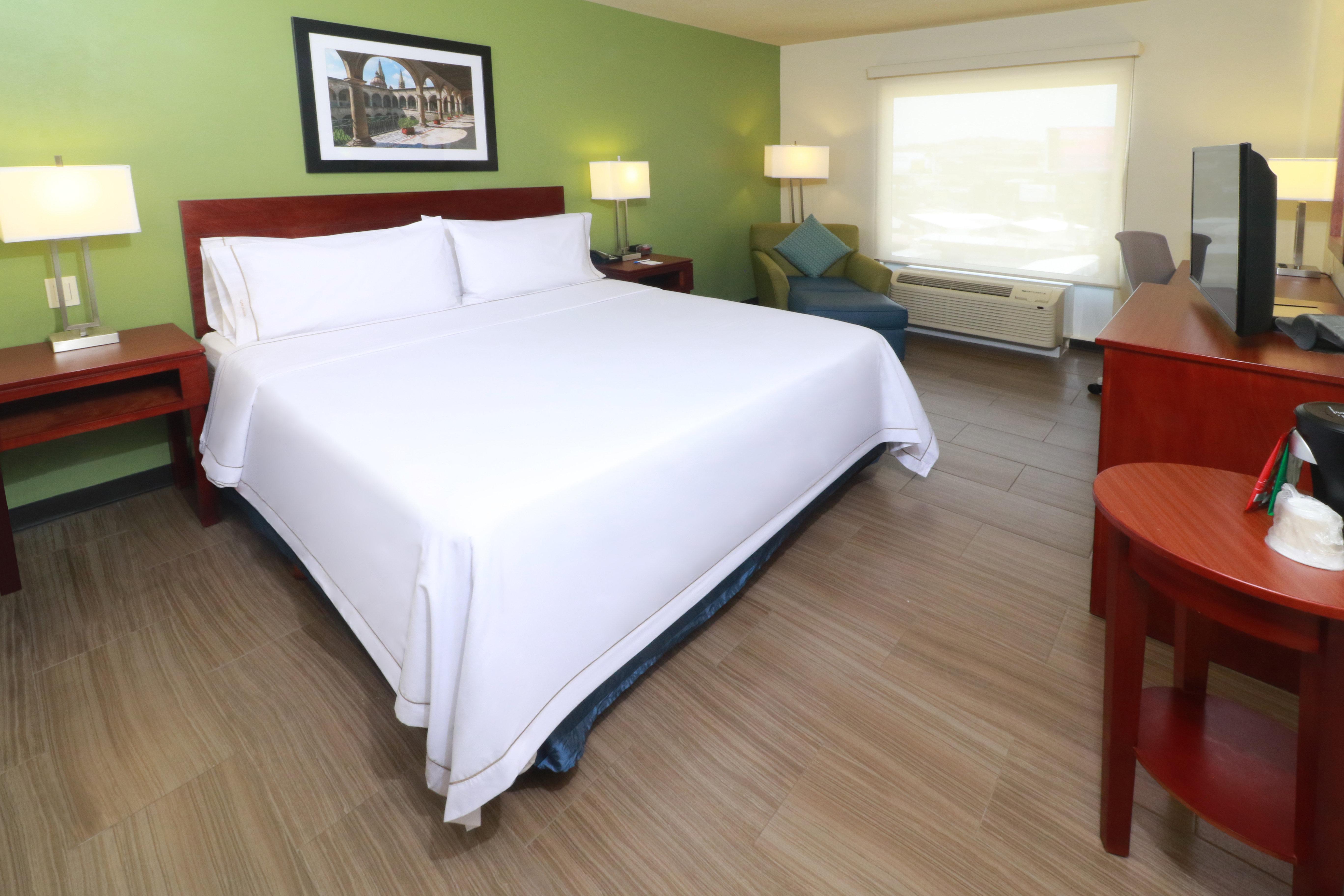 Holiday Inn Express Guadalajara Aeropuerto By Ihg Las Pintas 외부 사진