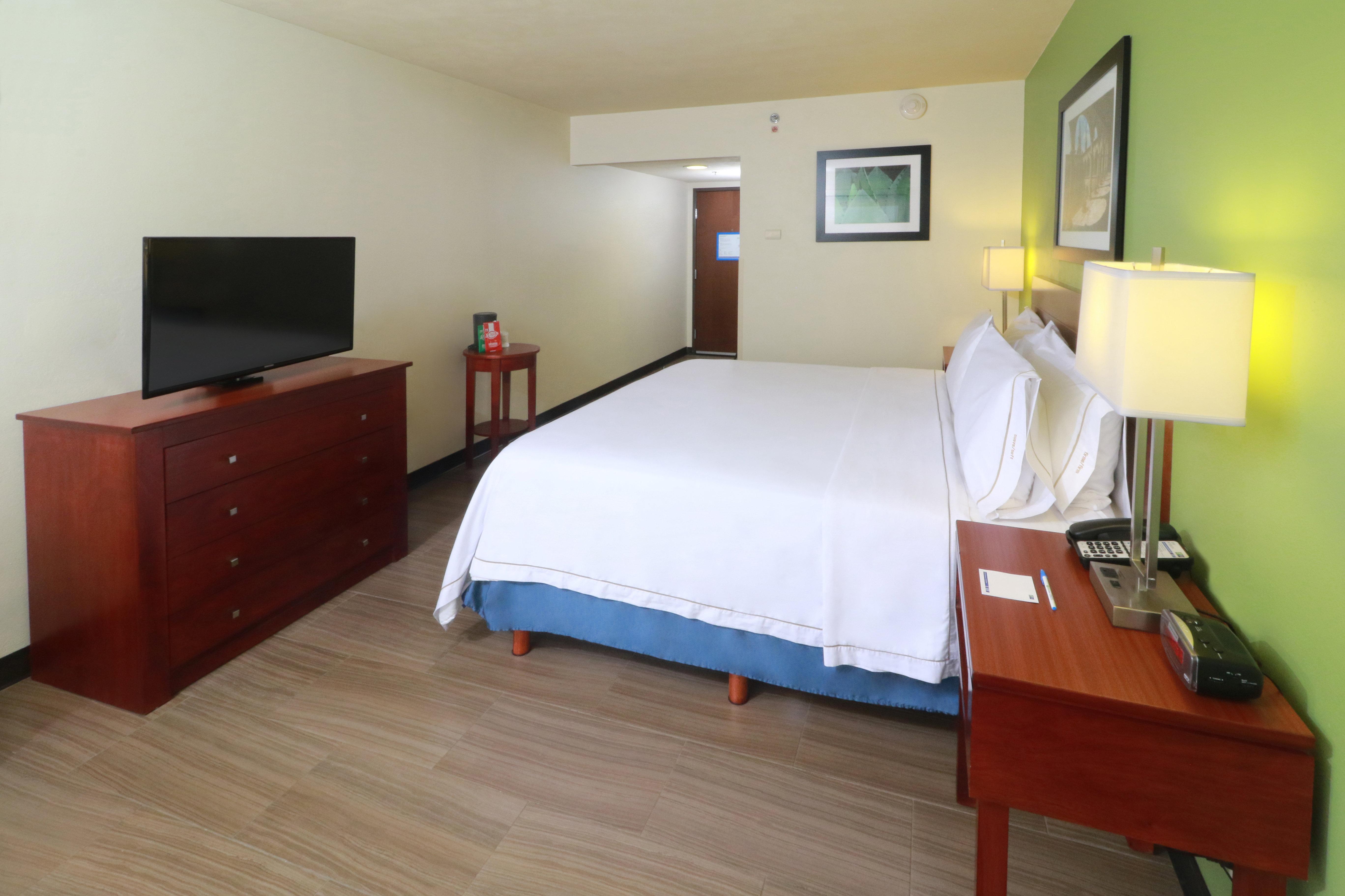 Holiday Inn Express Guadalajara Aeropuerto By Ihg Las Pintas 외부 사진