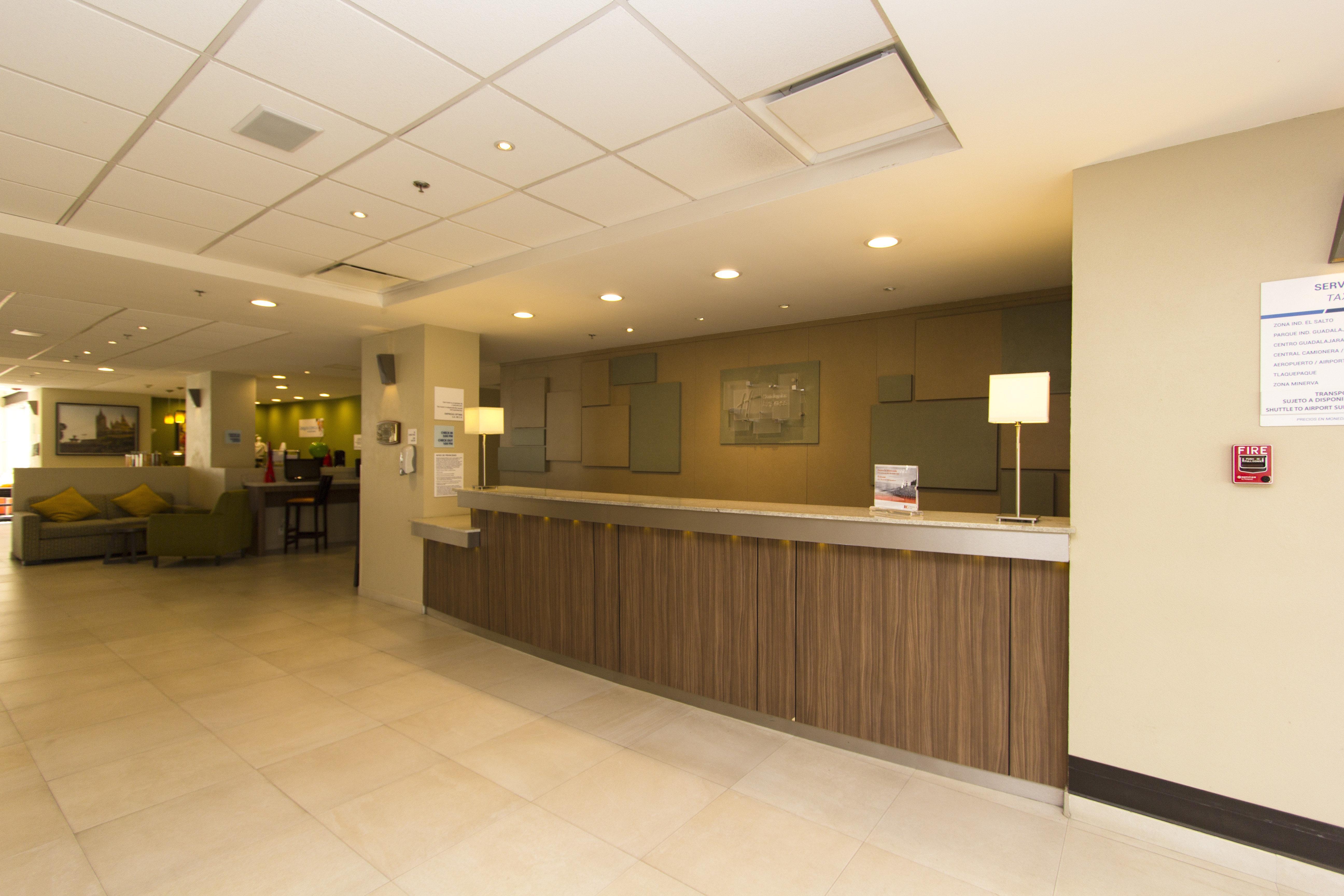 Holiday Inn Express Guadalajara Aeropuerto By Ihg Las Pintas 외부 사진