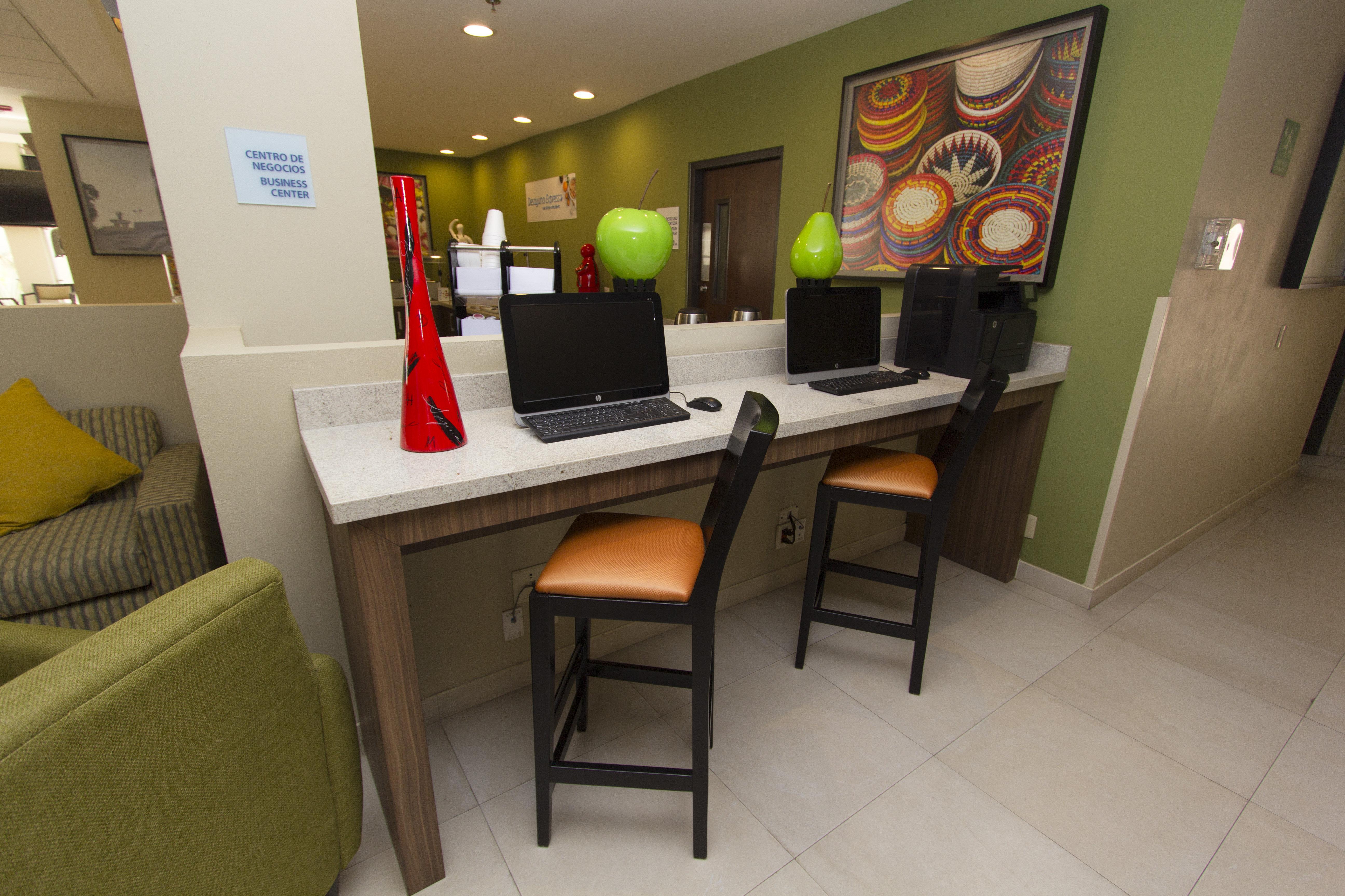 Holiday Inn Express Guadalajara Aeropuerto By Ihg Las Pintas 외부 사진