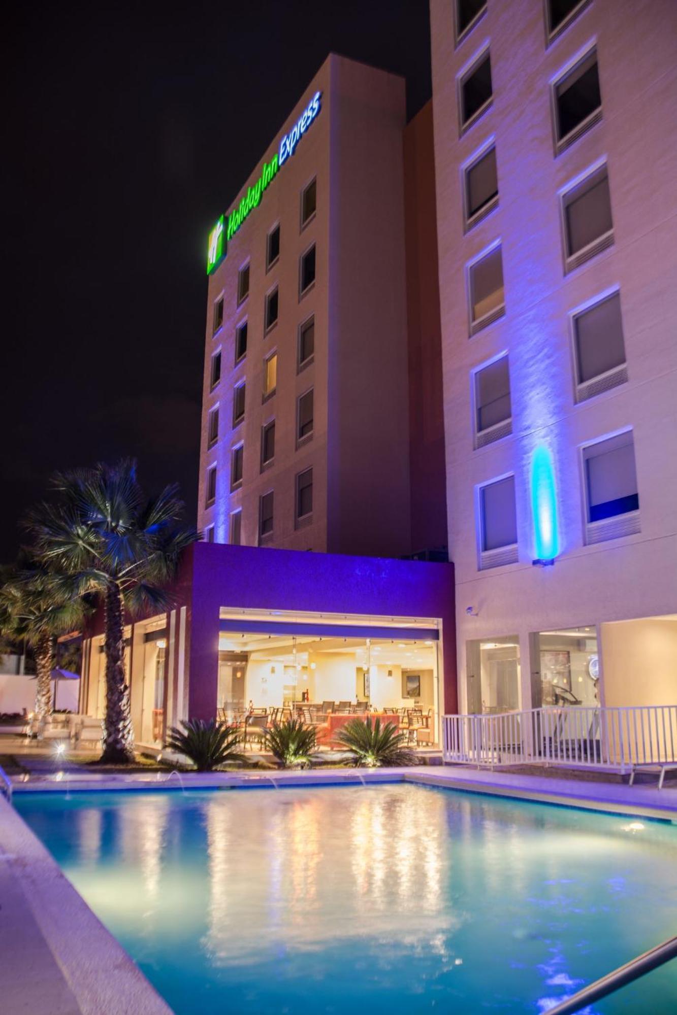 Holiday Inn Express Guadalajara Aeropuerto By Ihg Las Pintas 외부 사진