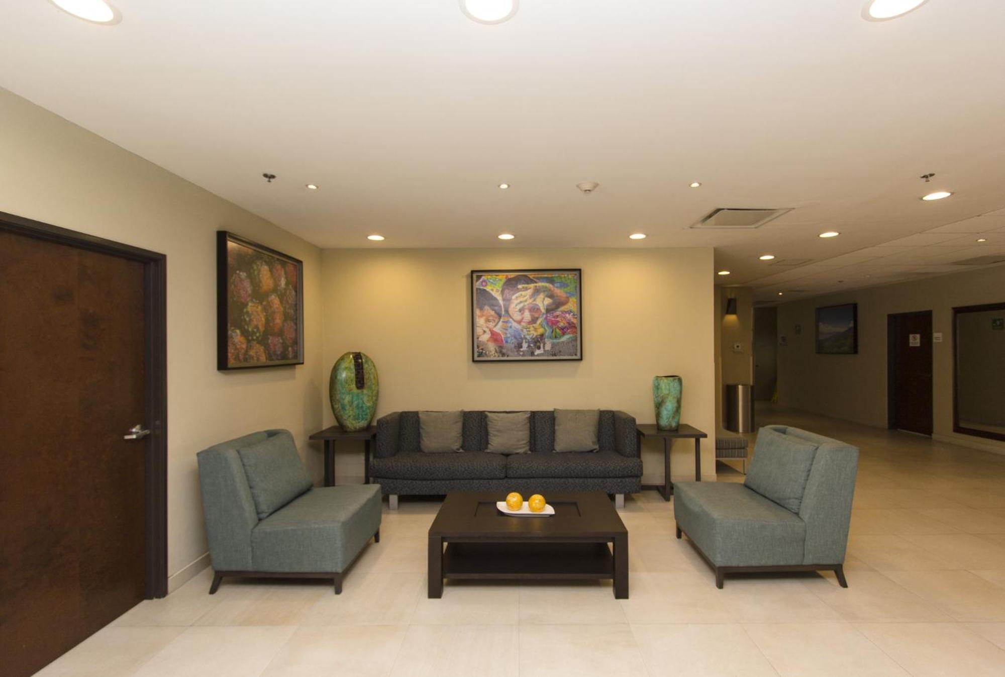 Holiday Inn Express Guadalajara Aeropuerto By Ihg Las Pintas 외부 사진