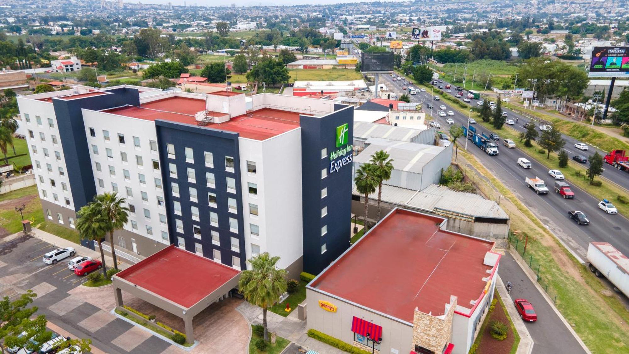 Holiday Inn Express Guadalajara Aeropuerto By Ihg Las Pintas 외부 사진
