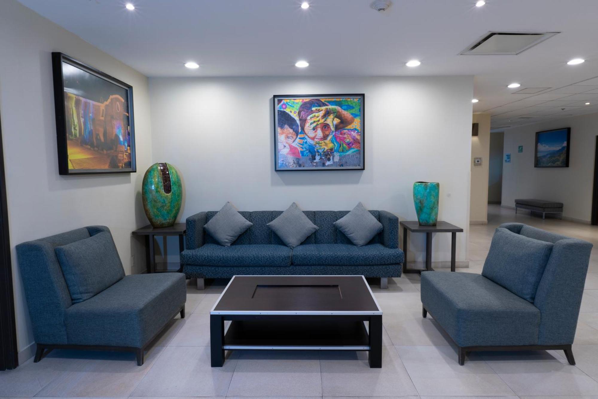 Holiday Inn Express Guadalajara Aeropuerto By Ihg Las Pintas 외부 사진
