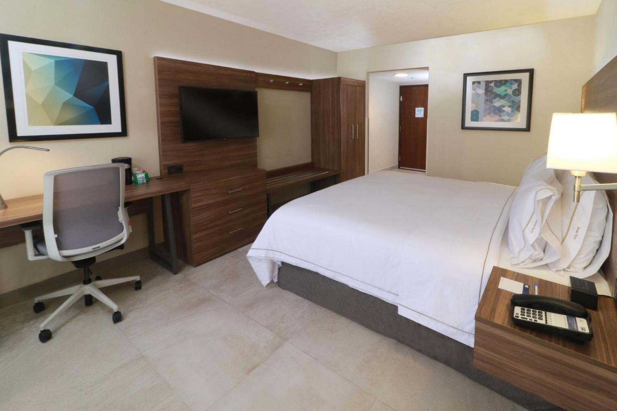 Holiday Inn Express Guadalajara Aeropuerto By Ihg Las Pintas 외부 사진